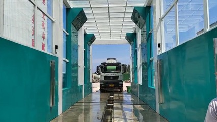 龍門式全自動(dòng)洗車機(jī) 高效自動(dòng)沖洗排泥，專為水資源機(jī)械設(shè)備制造而設(shè)計(jì)